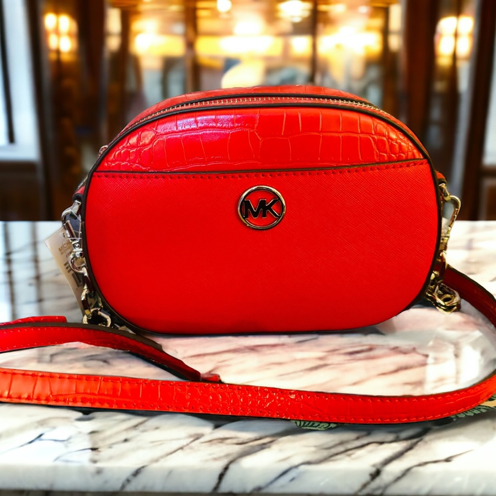 Michael Kors Jet Set Glam crossbody Brand New with Tags Excellent Condition
